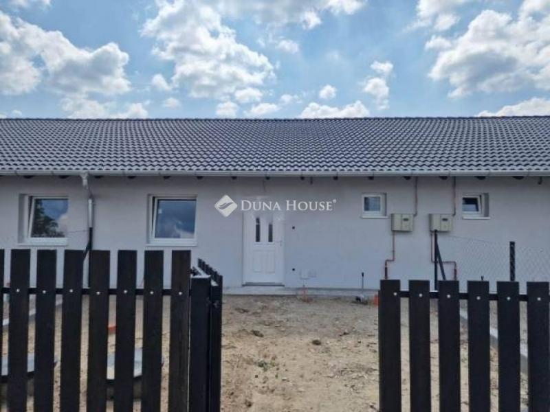 Eladó ikerház Pilis