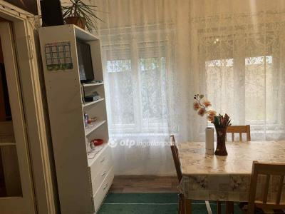 Eladó családi ház Cegléd