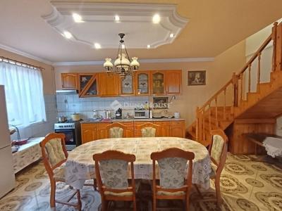 Eladó családi ház Szeged