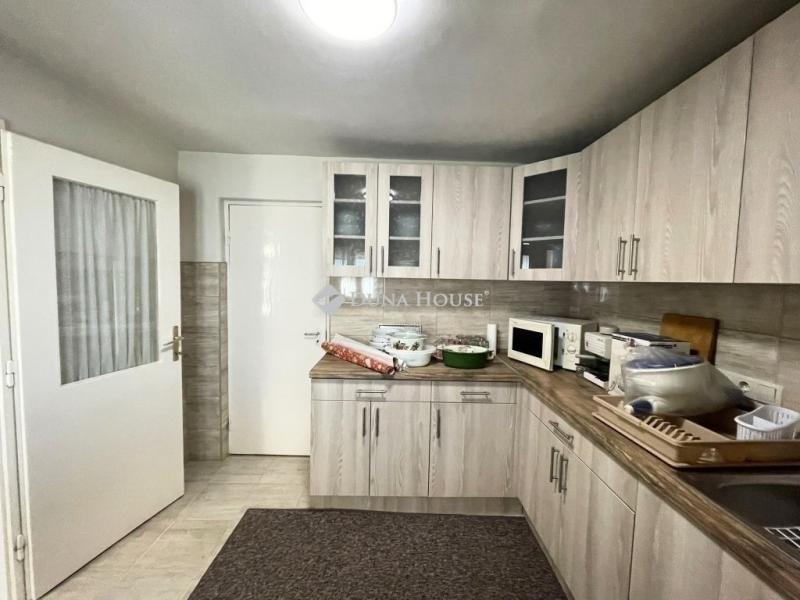 Eladó családi ház Szeged