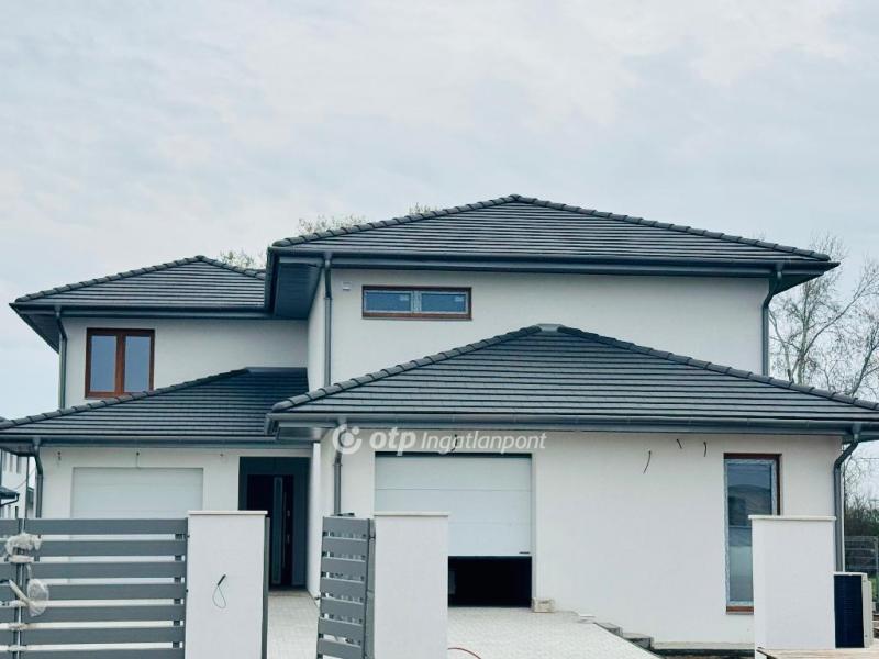 Eladó családi ház Debrecen