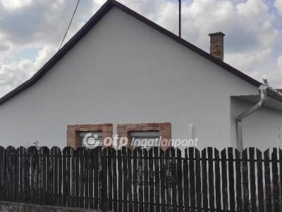 Eladó családi ház Tiszacsege