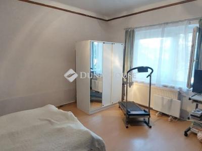 Eladó családi ház Szárliget