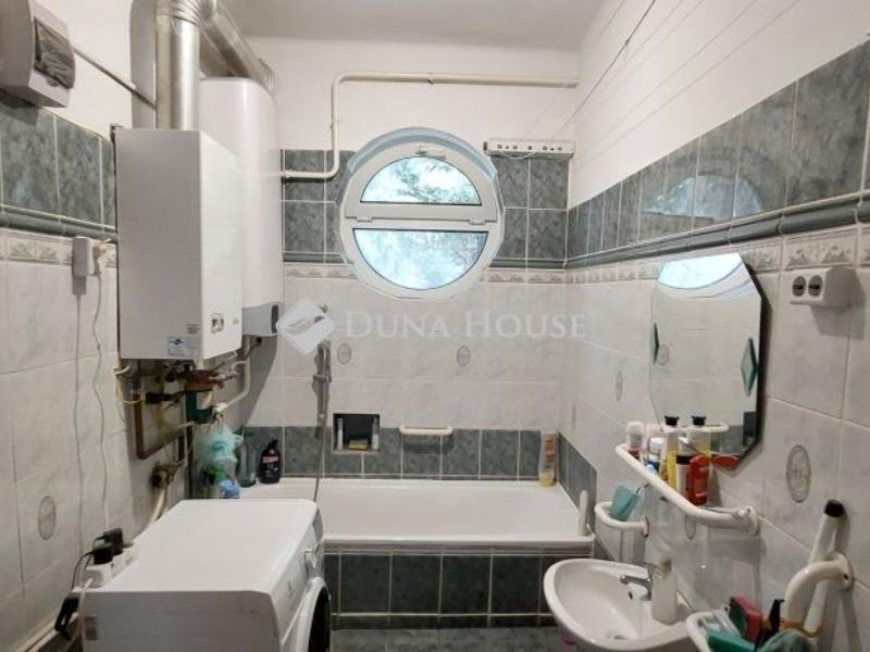 Eladó családi ház Szárliget