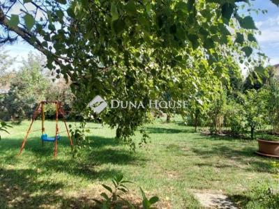 Eladó családi ház Szárliget