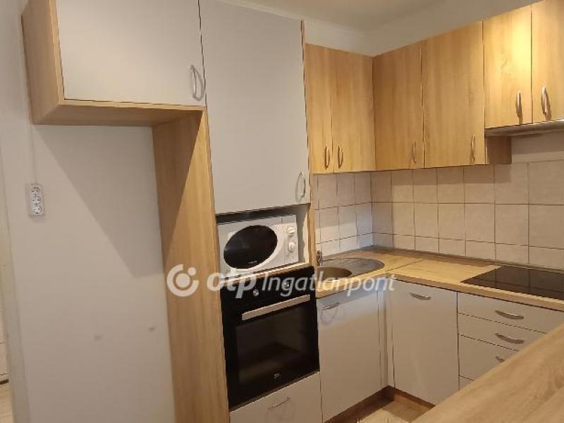 Eladó családi ház Dömsöd