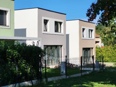 Eladó családi ház Balatonföldvár