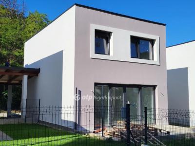 Eladó családi ház Balatonföldvár