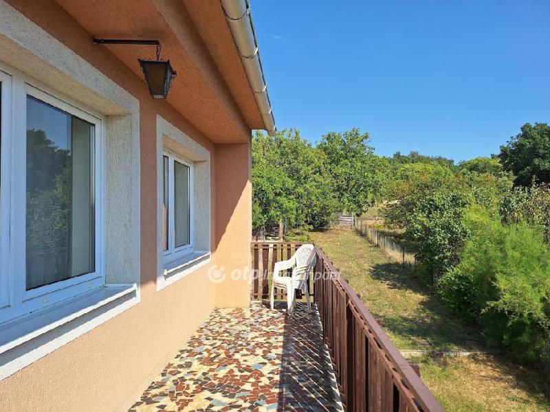 Eladó családi ház Veszprémfajsz