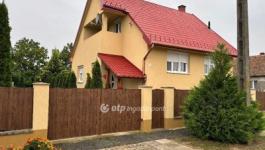 Eladó családi ház Dombrád