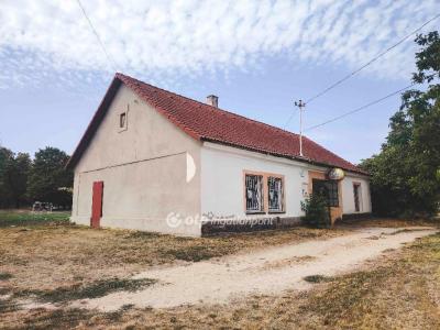 Eladó családi ház Aba