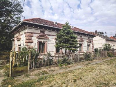 Eladó családi ház Aba