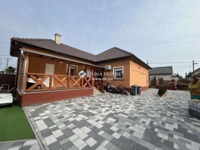 Eladó családi ház Vecsés