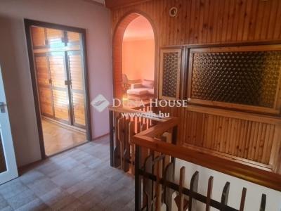 Eladó családi ház Vecsés