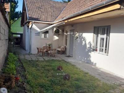Eladó családi ház Budakalász