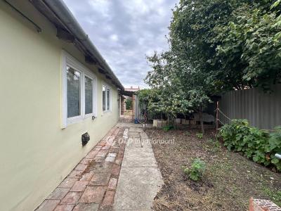 Eladó családi ház Szentes