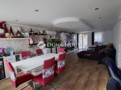 Eladó házrész Érd