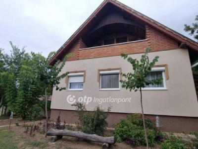 Eladó családi ház Albertirsa