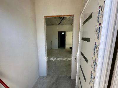 Eladó családi ház Cegléd