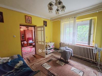 Eladó családi ház Szolnok
