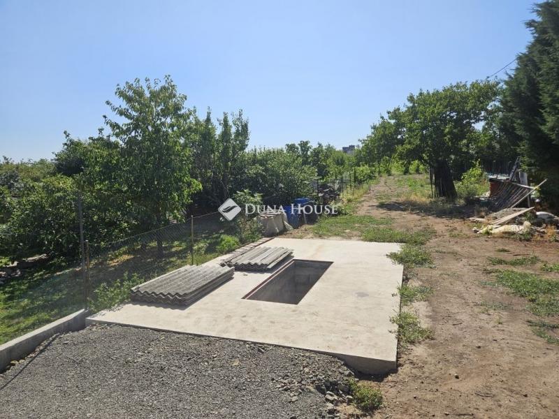 Eladó lakóövezeti telek Pécs