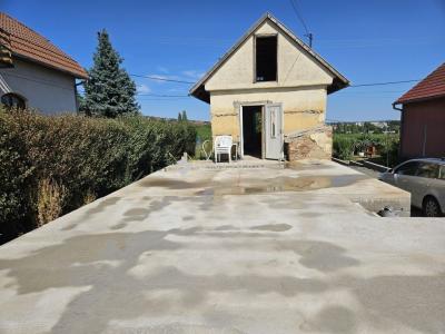 Eladó lakóövezeti telek Pécs