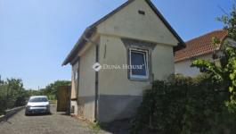 Eladó lakóövezeti telek Pécs