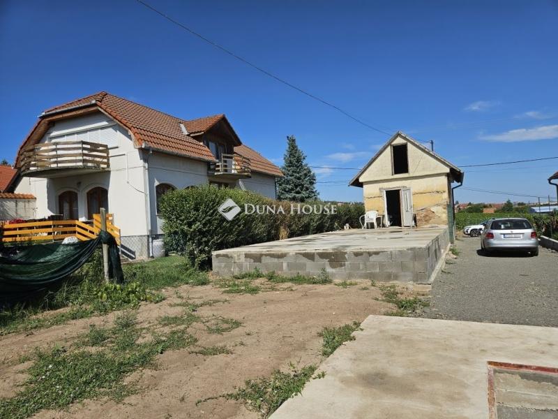 Eladó lakóövezeti telek Pécs