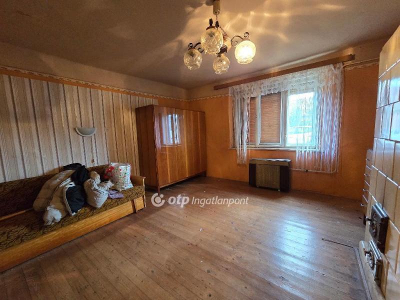 Eladó lakás Csorvás