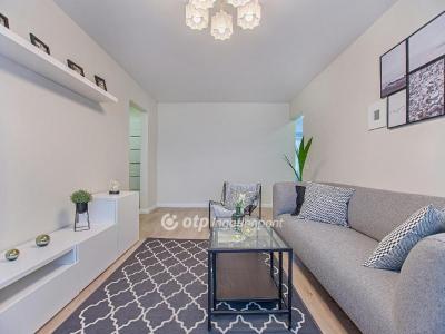 Eladó lakás Levél