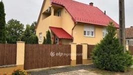 Eladó családi ház Dombrád