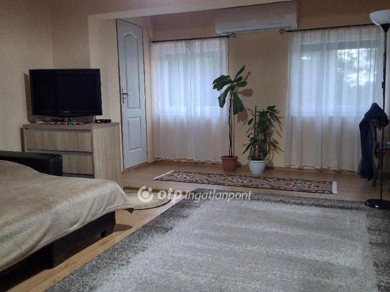 Eladó családi ház Albertirsa