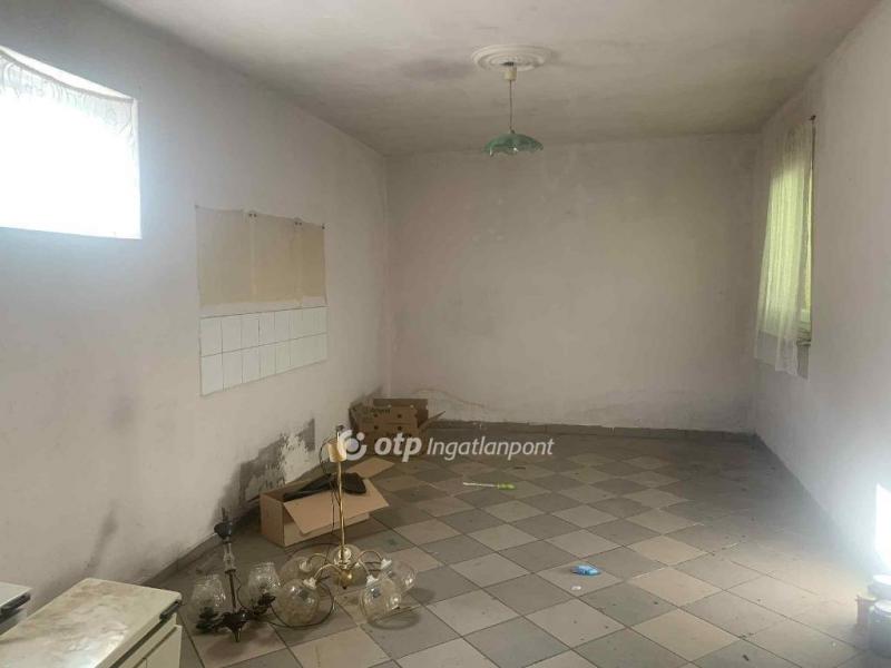 Eladó családi ház Kőröstetétlen