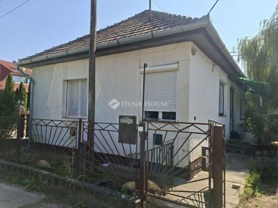 Eladó családi ház Tápióság