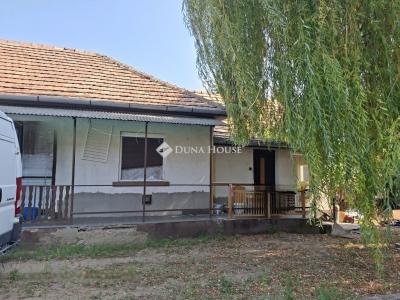 Eladó családi ház Tápióság