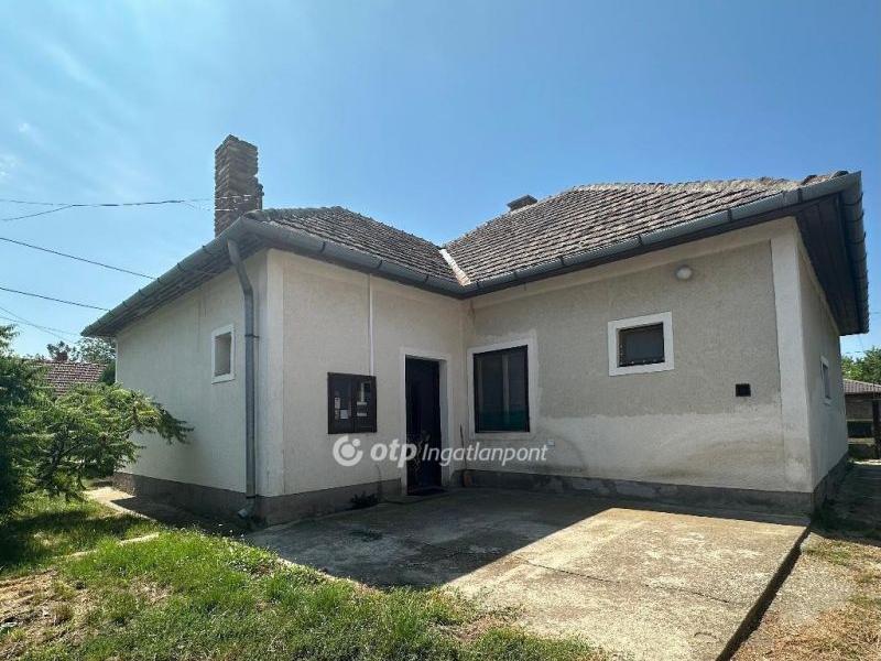 Eladó családi ház Derekegyház