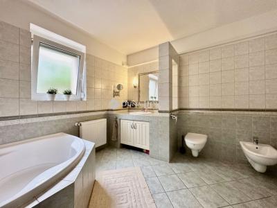 Eladó családi ház Pécs