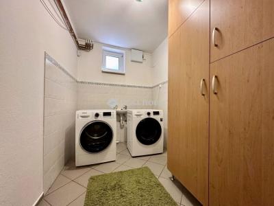 Eladó családi ház Pécs