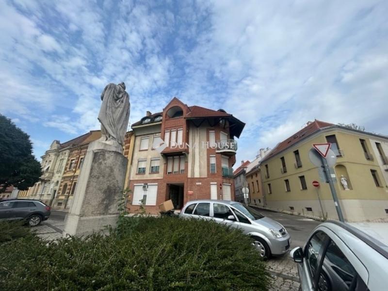 Eladó lakás Pécs