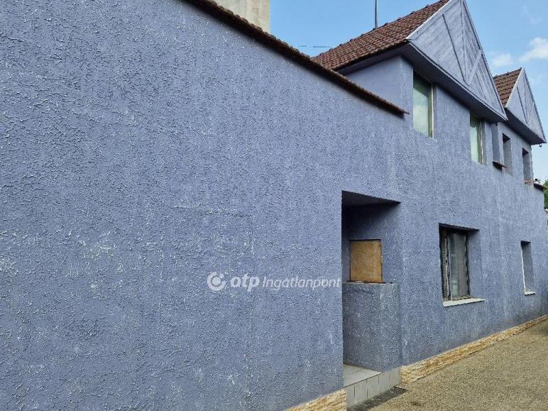 Eladó családi ház Velence