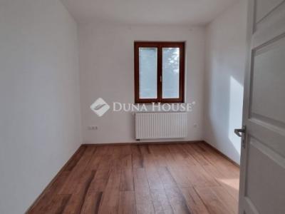 Eladó családi ház Dány