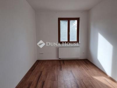 Eladó családi ház Dány