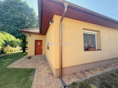 Eladó családi ház Békéscsaba