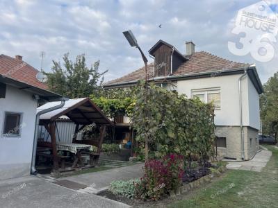 Eladó családi ház Solt