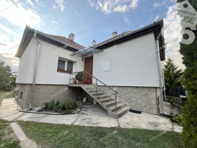 Eladó családi ház Solt