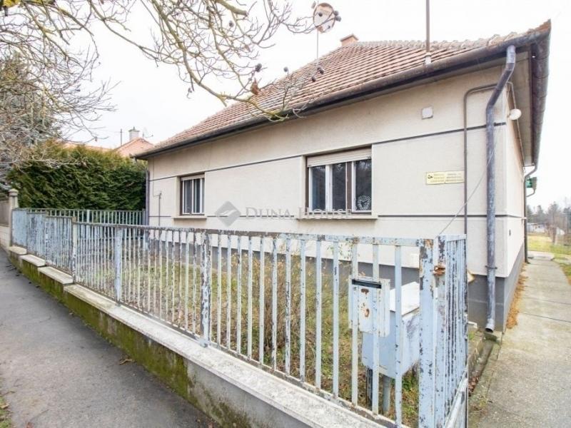 Eladó családi ház Ecser