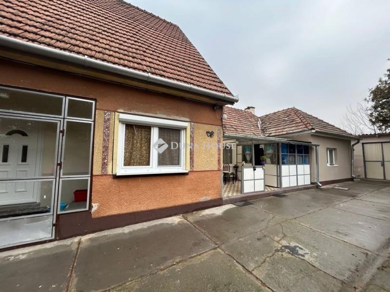 Eladó családi ház Ócsa