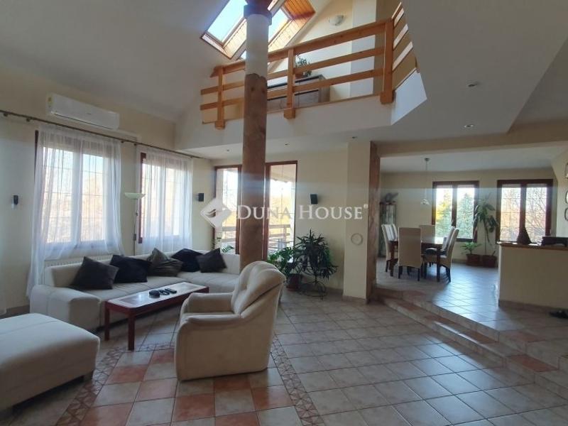 Eladó családi ház Budapest