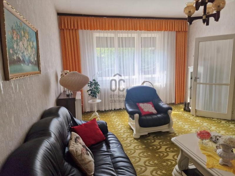 Eladó ikerház Üröm