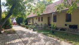 Eladó családi ház Vértesboglár